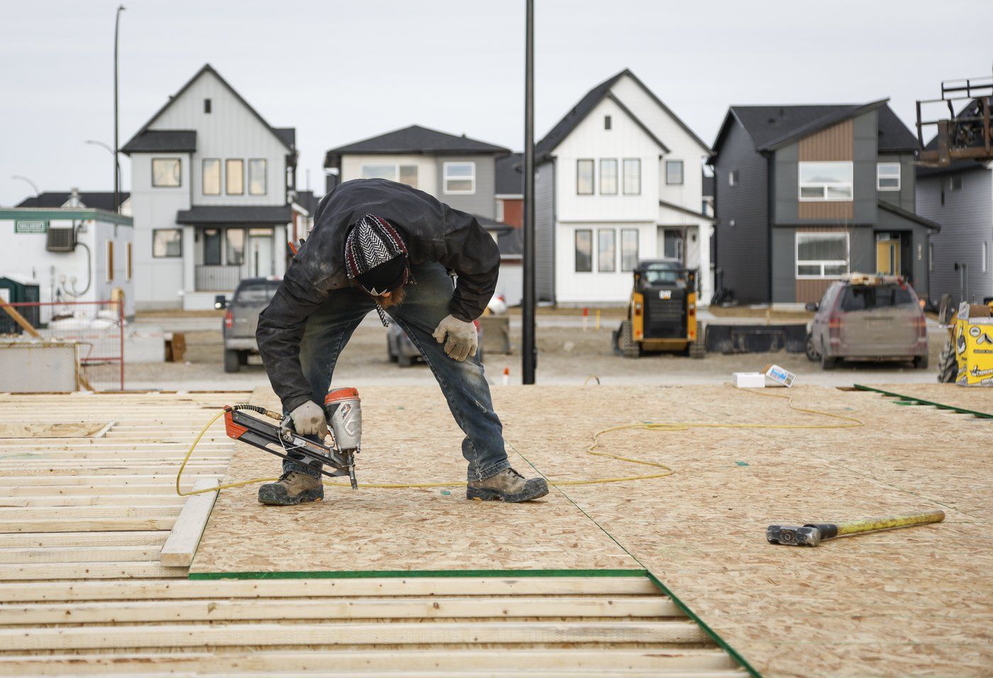 CMHC reviews annual tempo of housing begins in January down 10% from December